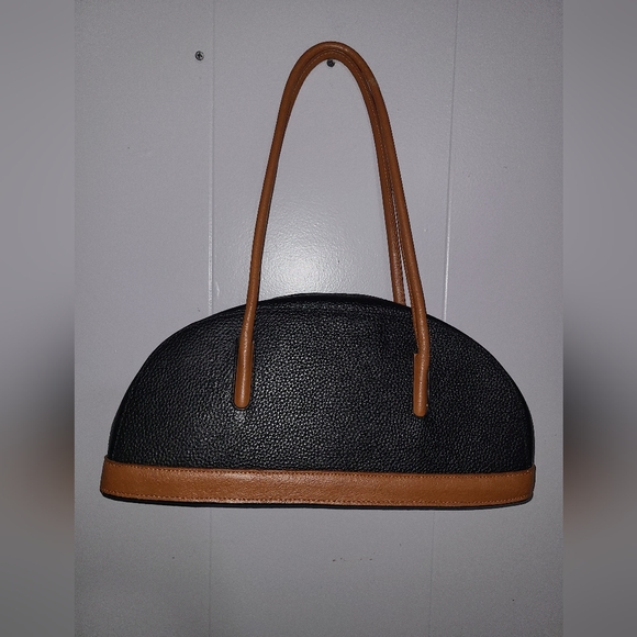 Cleo And Patek Italy Shoulder Bag - Picture 2 of 16